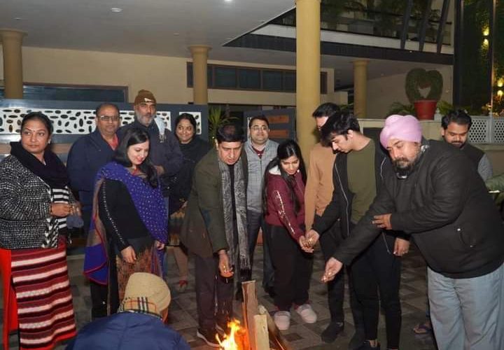 धार्मिक एवं सांस्कृतिक उत्सव का अद्भुत त्योहार, शहर विधायक प्रदीप बत्रा ने धूमधाम से मनाया लोहड़ी पर्व