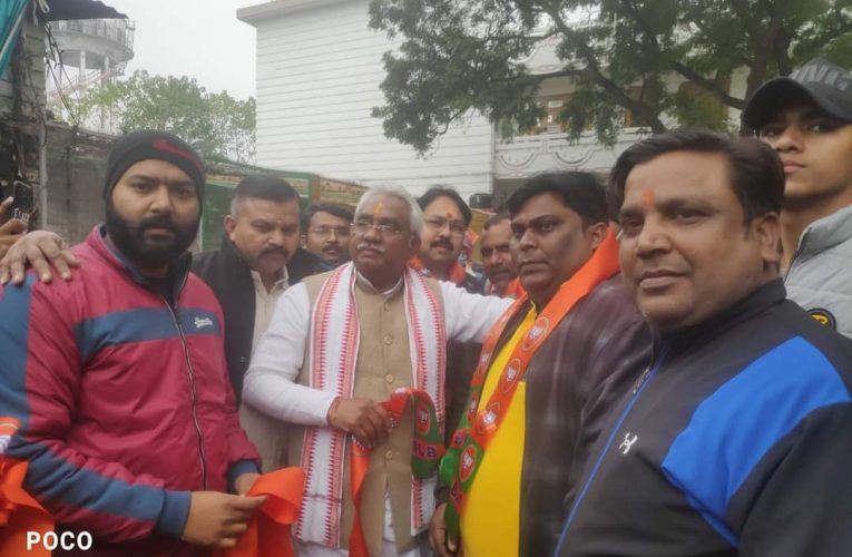 वरिष्ठ कांग्रेसी नेता सैकड़ो साथियों सहित भाजपा में हुए शामिल, भाजपा प्रदेश अध्यक्ष मदन कौशिक ने सभी का पटका पहनाकर किया स्वागत