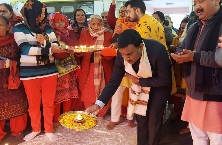 परमात्मा सभी को श्रेष्ठ कर्म करने की शक्ति प्रदान करें, नववर्ष-2022 का भव्य शुभारंभ दीपमालाएँ प्रज्वलित कर किया गया