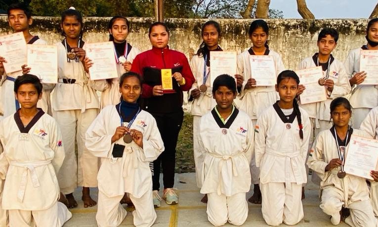 इंटर डिस्ट्रिक्ट ताइक्वांडो चैम्पियनशिप प्रतियोगिता में हरिद्वार की टीम ने दूसरा स्थान प्राप्त किया