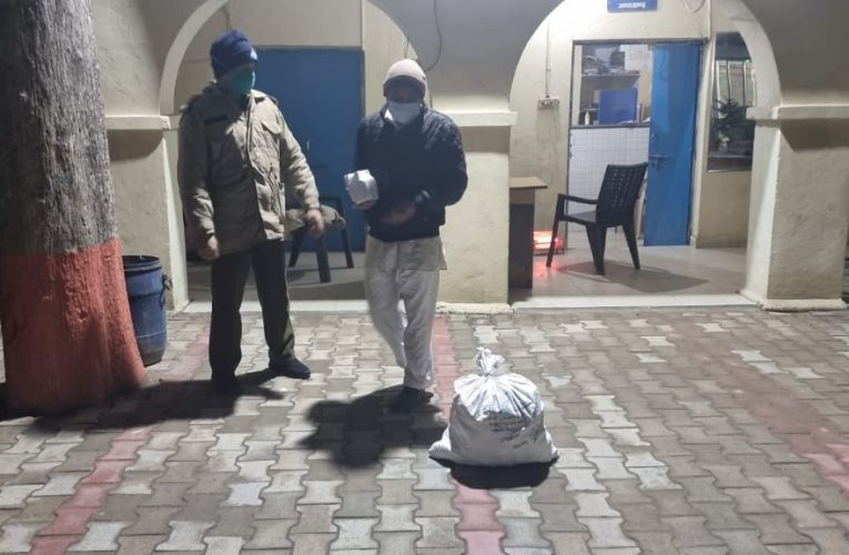 पुलिस ने अवैध शराब के साथ एक आरोपी को किया गिरफ्तार, अवैध शराब के 96 पव्वे बरामद
