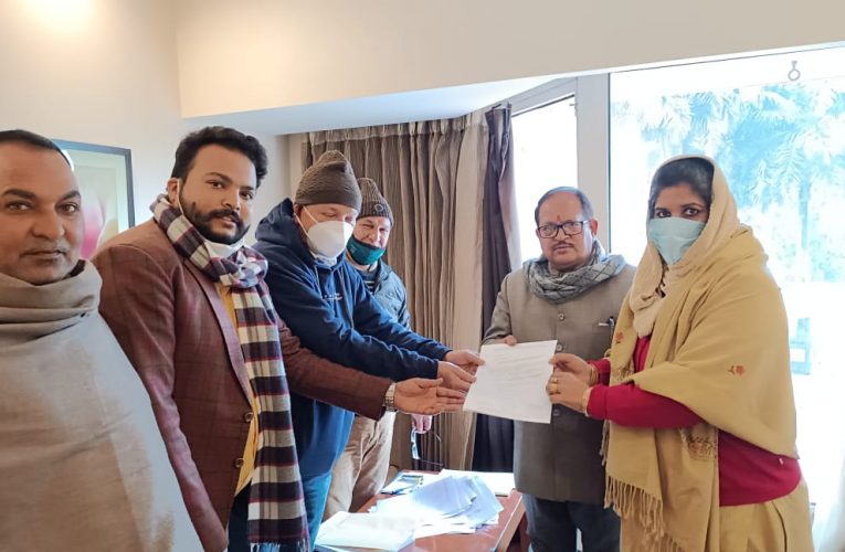 उत्तराखंड में भाजपा की विदाई तय: ममता राकेश, भगवानपुर कांग्रेस प्रत्याशी को पूर्व सीएम ने सौंपा पार्टी का सिम्बल