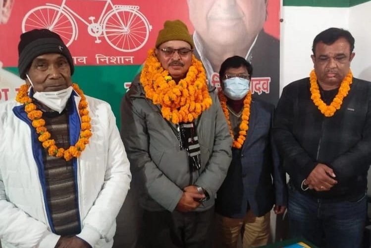 पूर्व आईएफएस सनातन सोनकर ने कांग्रेस छोड़कर थामा समाजवादी पार्टी का हाथ, ज्वालापुर विधानसभा से लड़ेंगे चुनाव