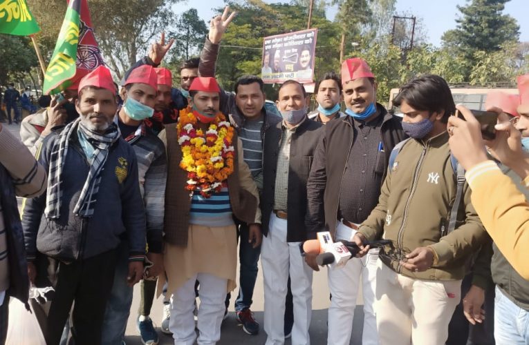 हरिद्वार ग्रामीण सपा प्रत्याशी साजिद अंसारी ने किया जनसंपर्क, कहा एक दशक में विधायक ने नहीं किया काम, सपा ही कराएंगी विकास