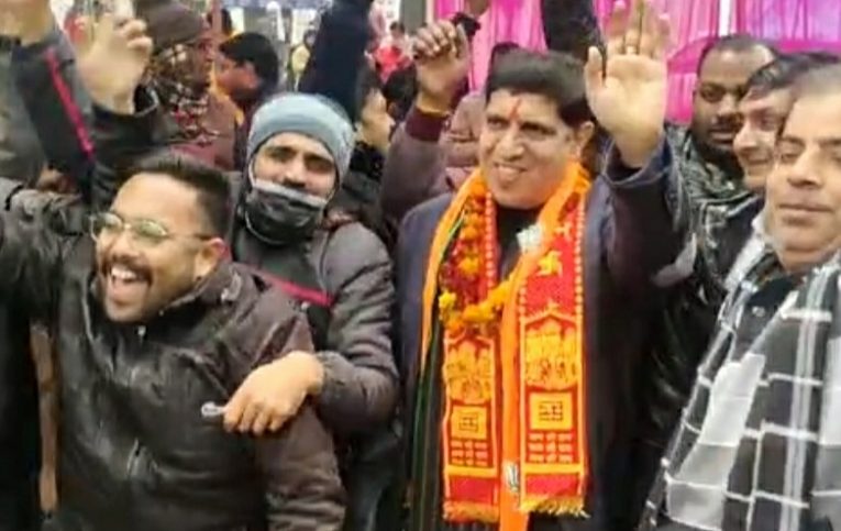 रुड़की से प्रदीप बत्रा को भाजपा प्रत्याशी बनाए जाने पर उत्साहित कार्यकर्ताओं ने मनाया जश्न, कहा जीत की लगेगी हैट्रिक, रिकॉर्ड मतों से लहराएंगे भाजपा का परचम