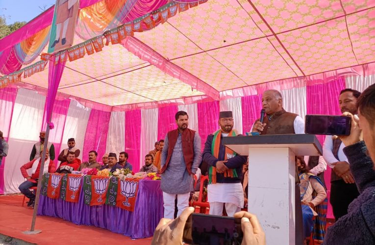 मोदी सरकार ने देश में सैनिकों का मान बढ़ाया, केंद्रीय राज्यमंत्री जनरल वीके सिंह ने भाजपा प्रत्याशी धन सिंह धामी के पक्ष में चुनावी जनसभा को किया संबोधित