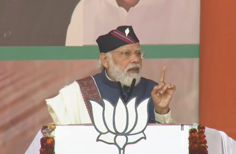 उत्तराखंड में बोले पीएम नरेंद्र मोदी, बिपिन रावत को गुंडा कहने वाली कांग्रेस, आज उनके नाम पर मांग रही वोट