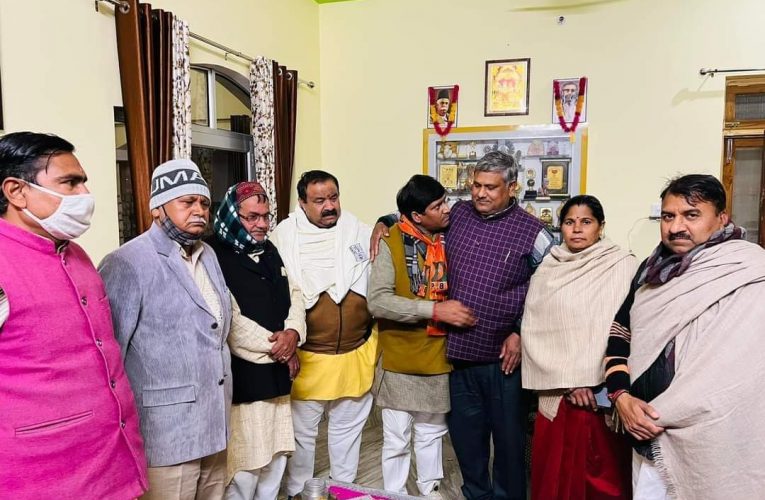 भाजपा के वरिष्ठ नेता जय भगवान सैनी ने भाजपा प्रत्याशी मुनीश कुमार सैनी को दिया जीत का आशीर्वाद