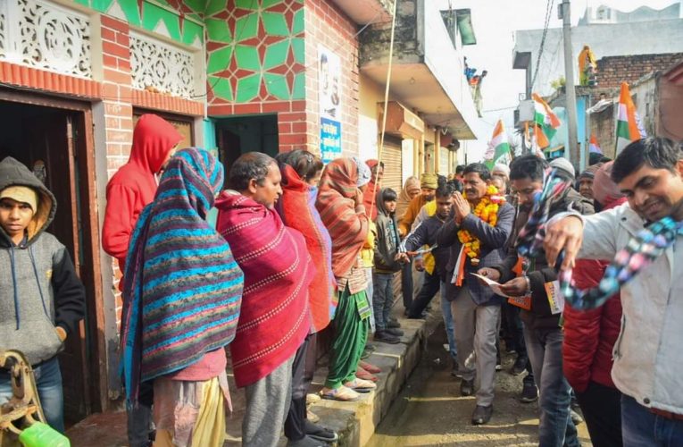 रानीपुर कांग्रेस प्रत्याशी राजबीर चौहान ने हेतमपुर, आन्नेकी और औरंगाबाद में किया जनसंपर्क, कहा जलभराव की समस्या से जूझ रहे लोग