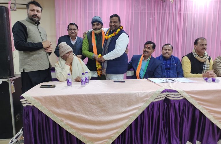 हरिद्वार ट्रांसपोर्ट वेलफेयर एसोसिएशन ने भाजपा प्रत्याशी विधायक आदेश चौहान को दिया समर्थन