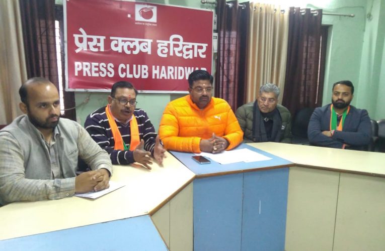 घड़ियाली आंसू बहा कर हरिद्वार की जनता का अपमान कर रहे कांग्रेस प्रत्याशी ब्रह्मचारी: विकास तिवारी