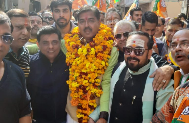 रानीपुर भाजपा प्रत्याशी आदेश चौहान ने ज्वालापुर में किया रोड शो, मांगा समर्थन