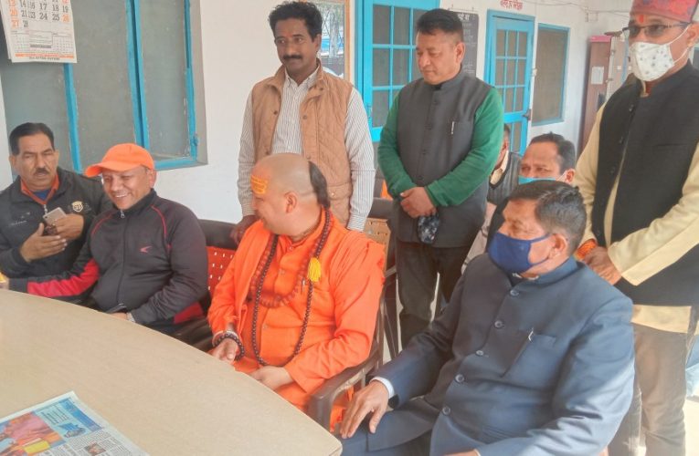 महंत स्वामी सागर हिंदू महाराज को खनन माफियाओं ने किया ट्रैक्टर से कुचलने का प्रयास, महंत ने सिविल लाइंस कोतवाली में दी तहरीर