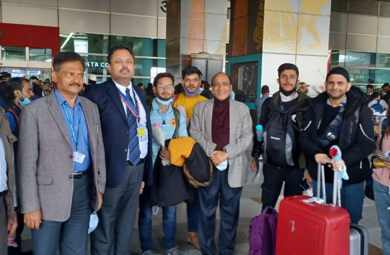 उत्‍तराखंड के छह और छात्र सुरक्षित लौटे, यूक्रेन में एक भारतीय की मौत से परिजनों में खौफ