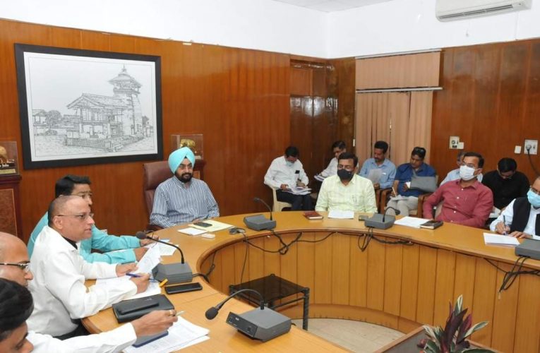 इस बार चार धाम यात्रा पर आएंगे बहुत अधिक श्रद्धालु, चार धाम यात्रा की तैयारियों पर मुख्य सचिव ने बैठक ली
