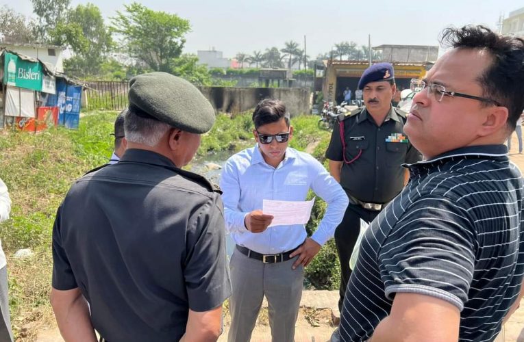 जेएम ने सैन्य क्षेत्र की कॉलोनी में जल निकासी की समस्या का निरीक्षण किया, निस्तारण के लिए कमेटी बनाकर दो दिन में रिपोर्ट देने को कहा