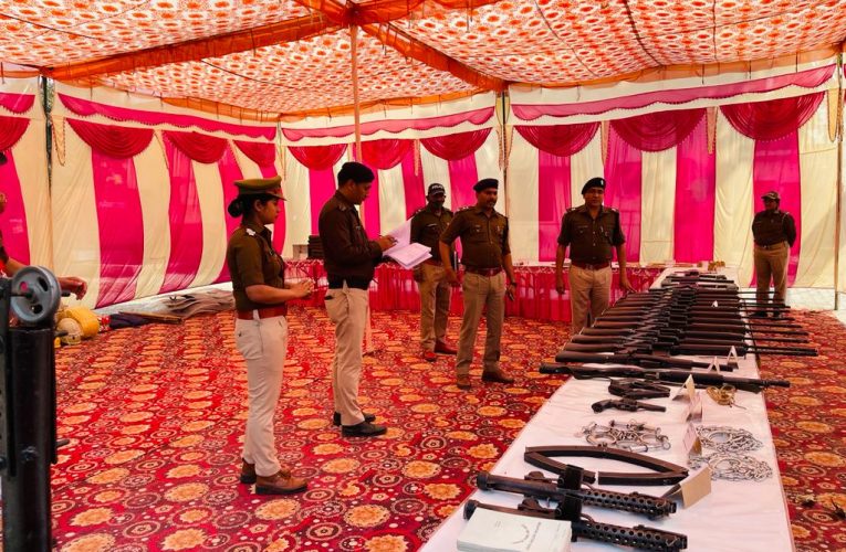 एएसपी ने किया श्यामपुर थाने का निरीक्षण, असलाहे के रख रखाव को लेकर पुलिसकर्मियों के अनुभव को जांचा-परखा