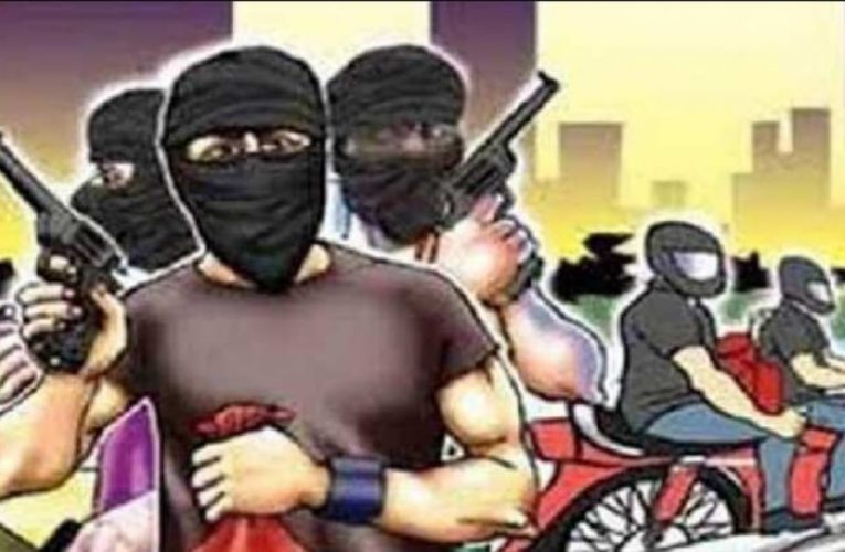 कलियर में नकाबपोश बदमाशों ने तमंचे के बल पर लूटी मोटरसाइकिल, अस्पताल से बच्चों को लेकर गांव जा रहा था युवक, जांच में जुटी पुलिस