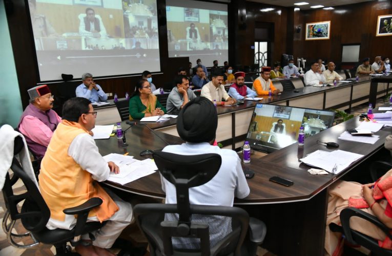 चारधाम यात्रा की तैयारियों को लेकर सीएम धामी ने की समीक्षा, कहा सुविधाजनक यात्रा के लिए पुख्ता व्यवस्थाएं की जाएं सुनिश्चित