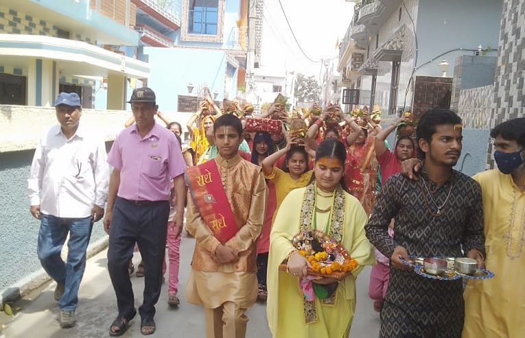 श्रीमद् भागवत कथा से पूर्व श्रद्धालुओं ने निकाली कलश यात्रा