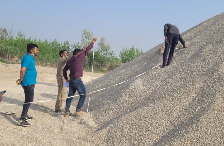 अवैध खनन पर फिर प्रशासन की बड़ी कार्रवाई, बुग्गावाला क्षेत्र में अवैध खनन की शिकायतों पर डीएम ने कराई कार्रवाई