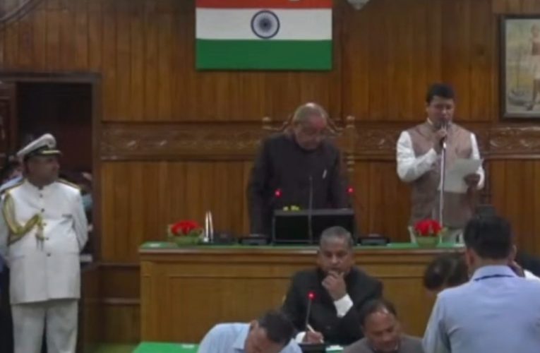 उत्तराखंड के सभी नवनिर्वाचित विधायकों को प्रोटेम स्पीकर ने दिलाई शपथ, ऋतु खंडूरी और महाराज ने संस्कृत, किशोर ने गढ़वाली में ली शपथ