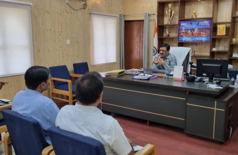 सभी क्षेत्रों की बिजली आपूर्ति सुचारू रखी जाएं, डीएम ने ऊर्जा निगम के अधिकारियों को दिए निर्देश