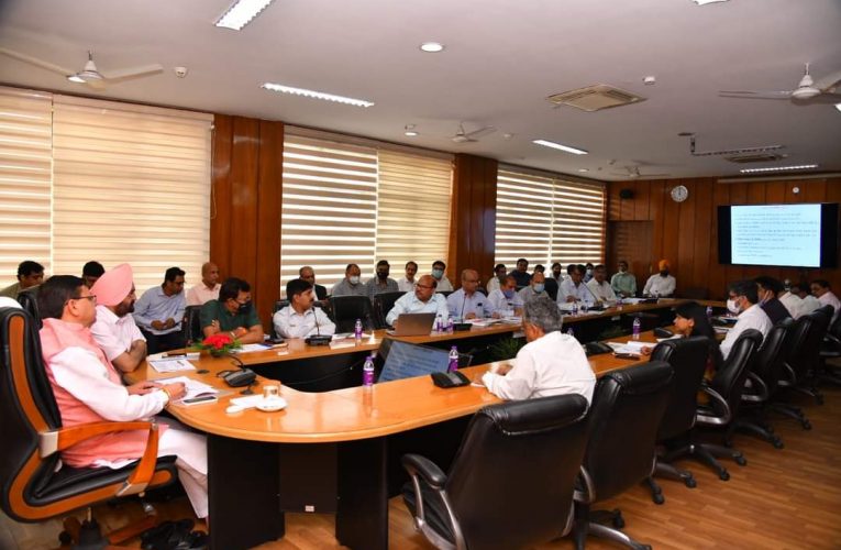 मुख्यमंत्री ने ऊर्जा निगम के अधिकारियों की क्लास ली, बिजली कटौती पर जताई सख्त नाराजगी