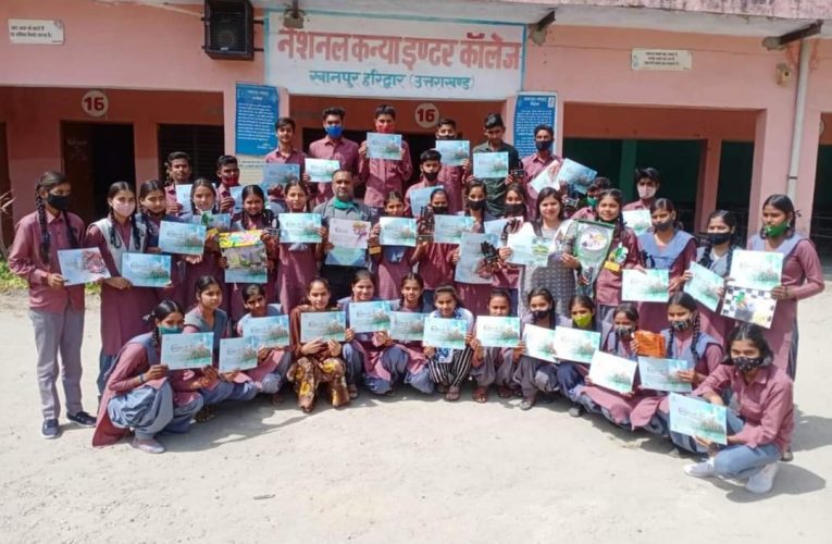 छात्रों में रचनात्मकता उत्पन्न करने पर सम्मानित, कंगारूस ऑल इंडिया आर्ट कम्पीटिंशन मुम्बई द्वारा नेशनल कन्या इण्टर कालेज खानपुर के प्रधानाचार्य, ड्राईंग टीचर समेत 108 छात्र-छात्राएं सम्मानित