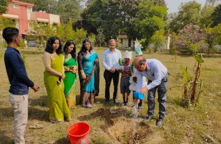 पृथ्वी को बचाने को पौधारोपण के साथ जल सरंक्षण जरूरी, केंद्रीय विद्यालय क्रमांक-एक रूड़की में पृथ्वी दिवस (अर्थ डे ) समारोह का आयोजन