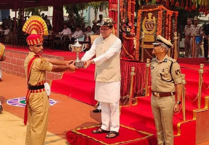 सरहद पर खड़े जवानों के कारण ही हम अपने घरों में सुरक्षित: पुष्कर सिंह धामी, केंद्रीयकृत प्रशिक्षण केंद्र सशस्त्र सीमा बल के दीक्षांत समारोह में सीएम ने बतौर मुख्य अतिथि की शिरकत