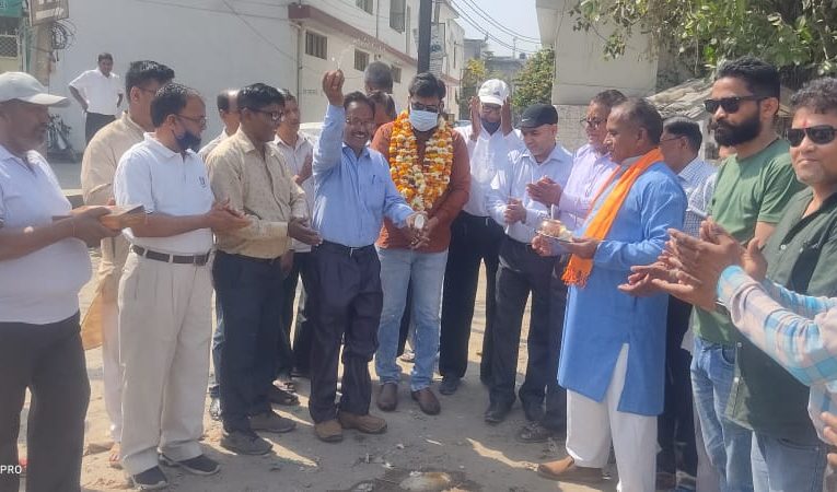 पालिकाध्यक्ष राजीव शर्मा ने किया हाई मास्ट लगाने का शुभारंभ, कहा कैमरे और लाइट होने से अपराधियों की धरपकड़ आसान होगी