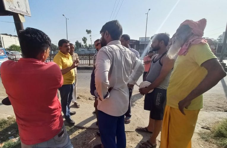 भगवानपुर में गरमाता जा रहा अंग्रेजी शराब का ठेका स्थानांतरित करने का मामला, आबकारी इंस्पेक्टर ने ठेके और मंदिर के बीच की दूरी को नापी