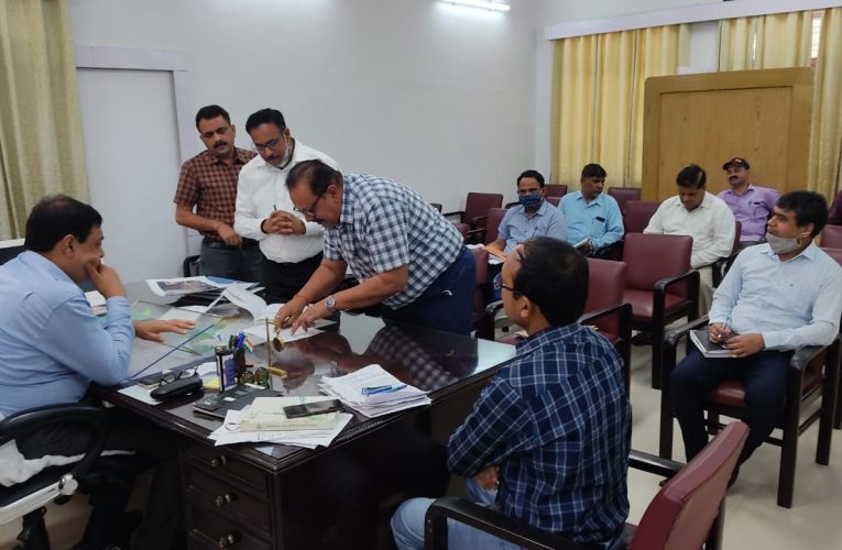 फरियादियों की समस्या का समय से निस्तारण हों, जिलाधिकारी विनय शंकर पांडे ने फरियादियों की समस्याएं सुनी
