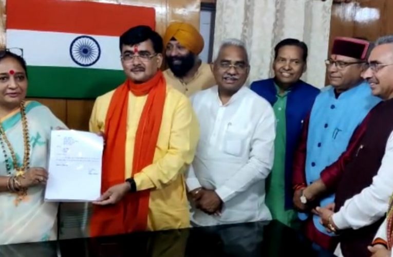 चंपावत से चुनाव लड़ेंगे सीएम धामी, भाजपा विधायक कैलाश चंद्र गहतोड़ी ने विधानसभा अध्यक्ष को सौंपा इस्तीफा, मंजूर