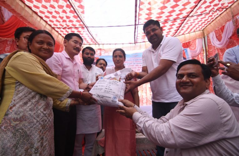 मातृशक्ति को एक वर्ष में तीन एलपीजी सिलेण्डर मुफ्त मिलेंगे, कैबिनेट मंत्री रेखा आर्य ने किया निःशुल्क खाद्यान्न एवं फोर्टिफाइड चावल का वितरण