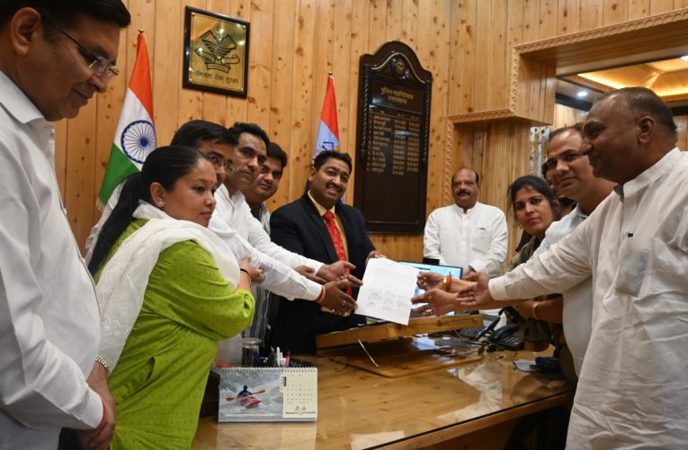 डाडा जलालपुर मामले की हो निष्पक्ष जांच, हरिद्वार जनपद के विपक्ष के विधायकों ने डीजीपी को सौंपा ज्ञापन