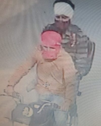 गणेशपुर रुड़की क्षेत्र की पार्षद स्वाति तोमर के कार्यालय पर अज्ञात बाइक सवारों ने चलाई गोली