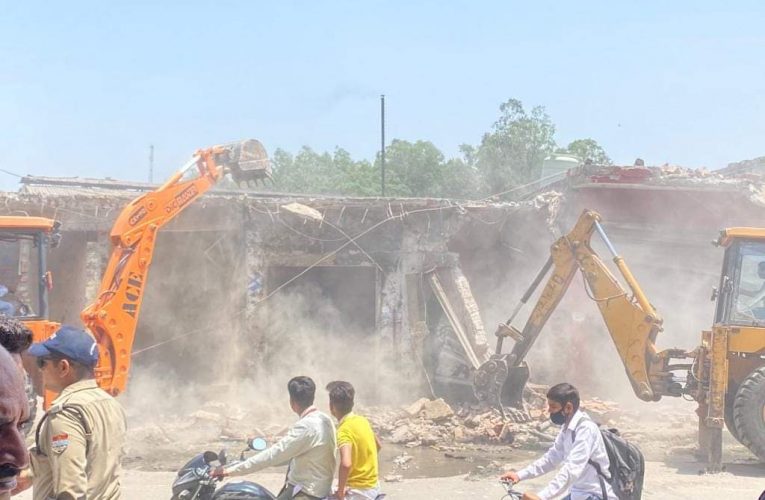 जिला प्रशासन का अतिक्रमण के खिलाफ सख्त रुख, हरकी पैड़ी से खड़खड़ी चौकी तक अतिक्रमण के खिलाफ की गई कार्रवाई