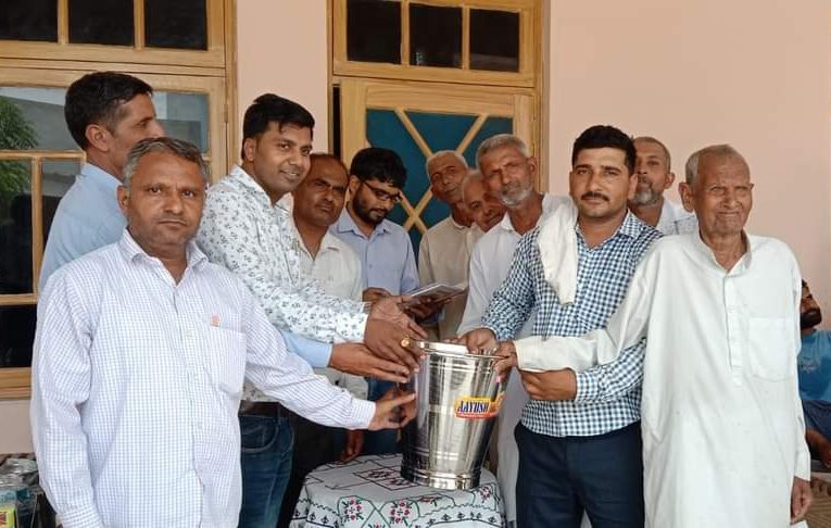 इलम चंद की बैल की जोड़ी रही प्रथम स्थान पर, जीता इनाम
