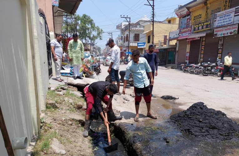 महापौर गौरव गोयल ने किया सफाई कार्यों का निरीक्षण, नालों की सफाई में तेजी लाने के दिए निर्देश