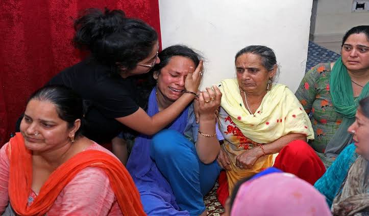 कश्मीरी पंडित राहुल भट की हत्या की जांच के लिए एसआईटी गठित, थम नहीं रहा लोगों का आक्रोश
