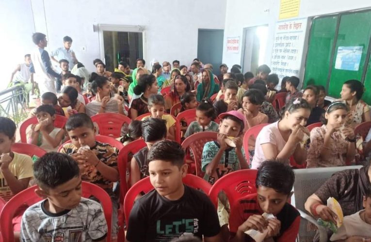 दूध उत्पादक सहकारी संघ शिकारपुर में विश्व दुग्ध दिवस मनाया