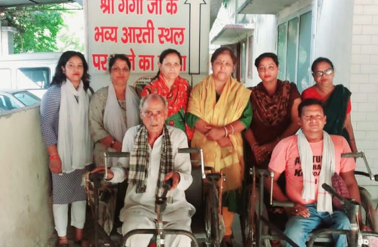 मानव सेवा सबसे बड़ा पुण्य का कार्य, स्पर्श गंगा कार्यालय में दो दिव्यांगों को भेंट की गई  ट्राइसाइकिल