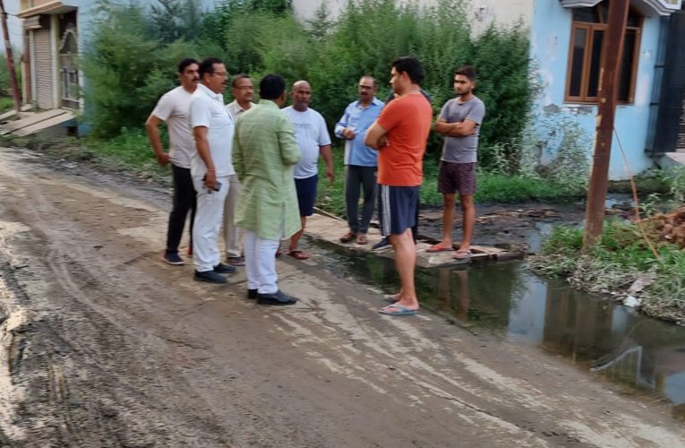 मेयर गौरव गोयल ने किया जलभराव क्षेत्र का निरीक्षण, समाधान का दिया आश्वासन