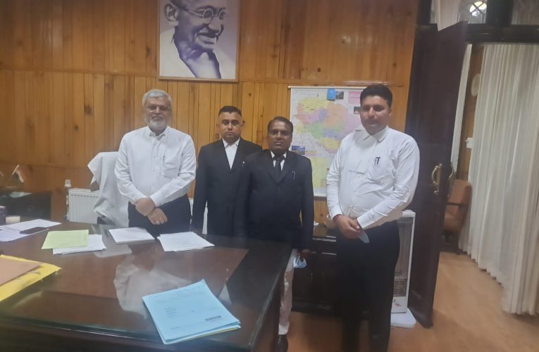 भगवानपुर अधिवक्ता एसोसिएशन ने चीफ जस्टिस ऑफ उत्तराखंड को सौंपा ज्ञापन, की तहसील में न्यायालय स्थापना की मांग