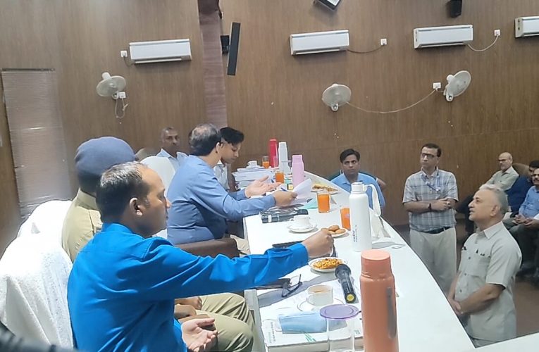 फरियादियों की समस्याओं का तेजी से निस्तारण किया जाए, जिलाधिकारी विनय शंकर पाण्डेय की अध्यक्षता में आयोजित हुआ तहसील दिवस