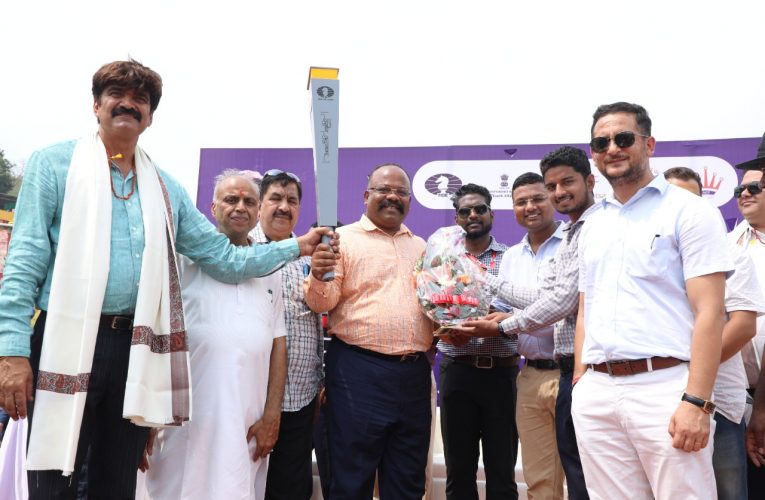 चेस ओलम्पियाड की मशाल यात्रा दिल्ली से पहुंची हरकीपैड़ी हरिद्वार, हुआ स्वागत