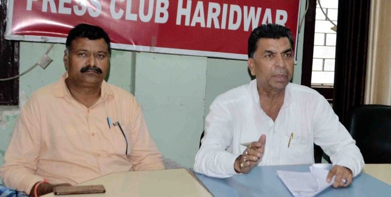 भाजपा चोर दरवाजों से पंचायतों पर कब्जा करना चाहती है: आफाक अली