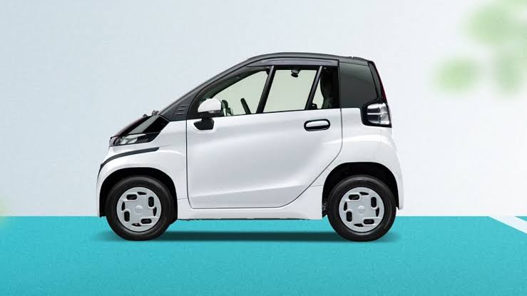 टाटा नैनो से भी छोटी दिखती है टोयोटा की इलेक्ट्रिक कार, जानिए क्या है खासियत